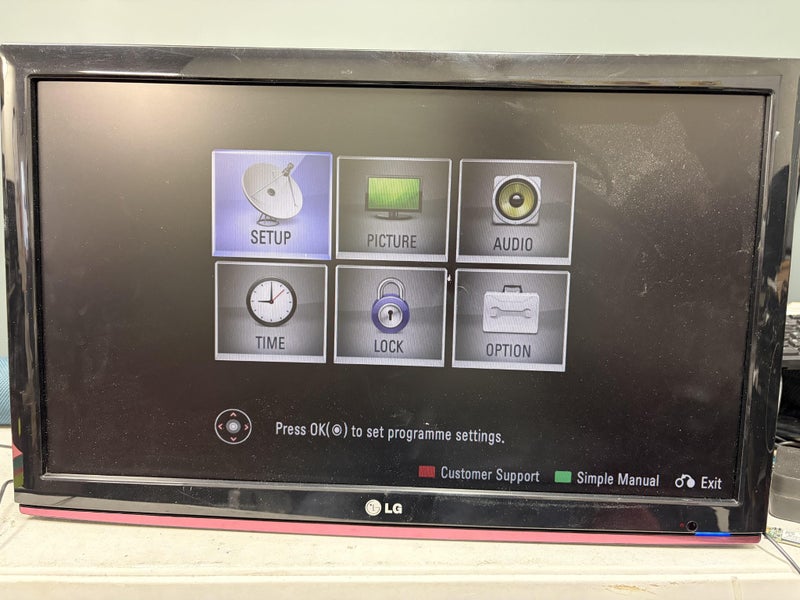 LG 22LD350 22" TV no stand Carousel 1