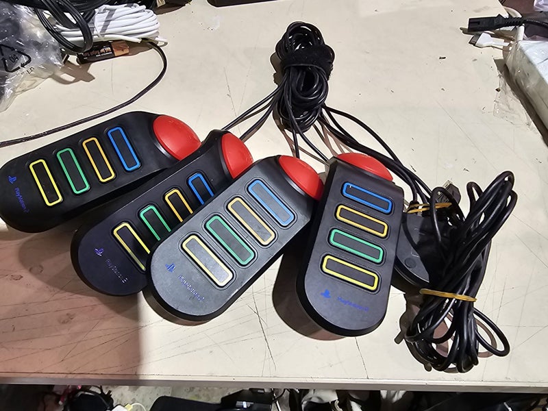 Playstation 2 buzz controllers Carousel 2