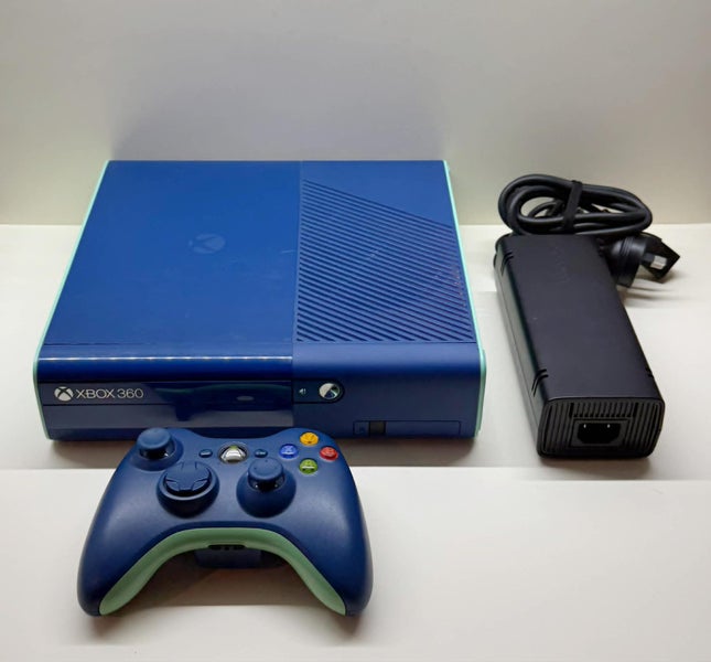 Call of Duty XBox 360 E 500GB Console Carousel 1
