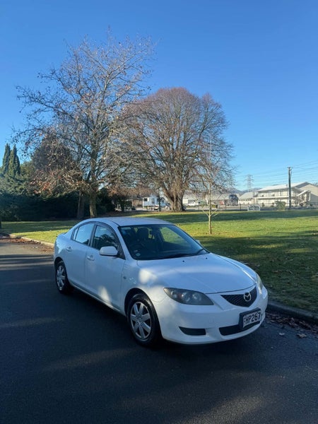 2004 Mazda Axela