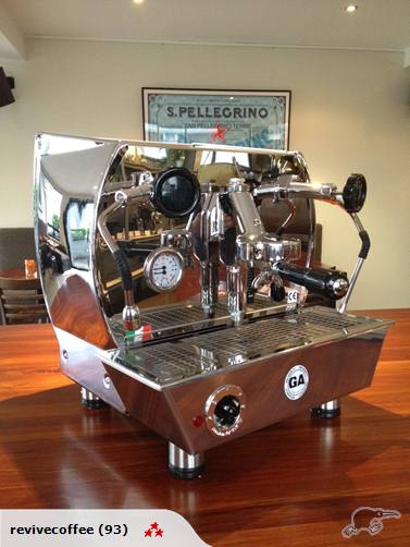 La Nuova Era Altea Retro 1 group espresso machine Carousel 2