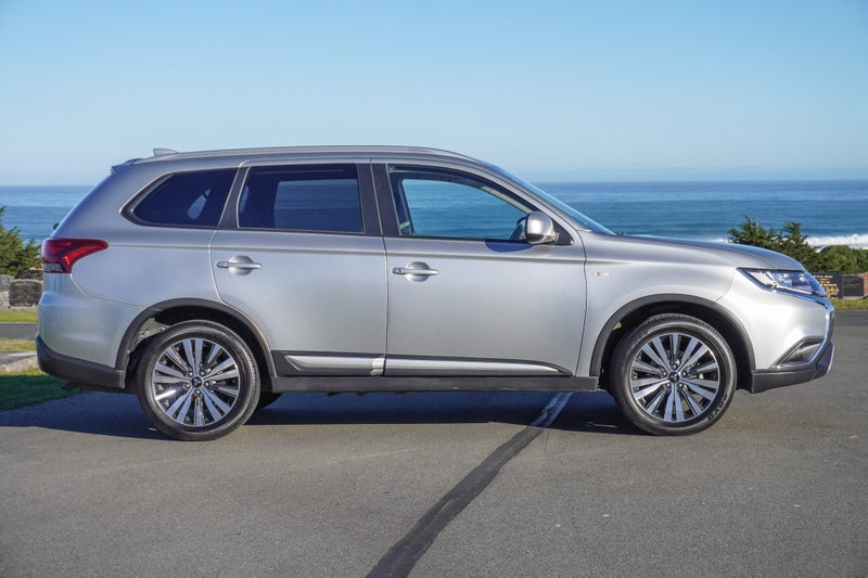 2022 Mitsubishi Outlander LS 2.4P auto, photo 2