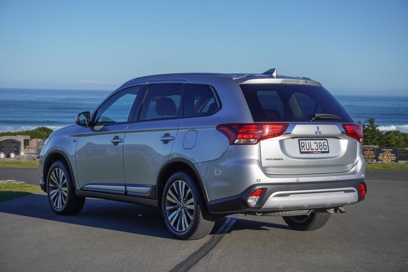 2022 Mitsubishi Outlander LS 2.4P auto, photo 3