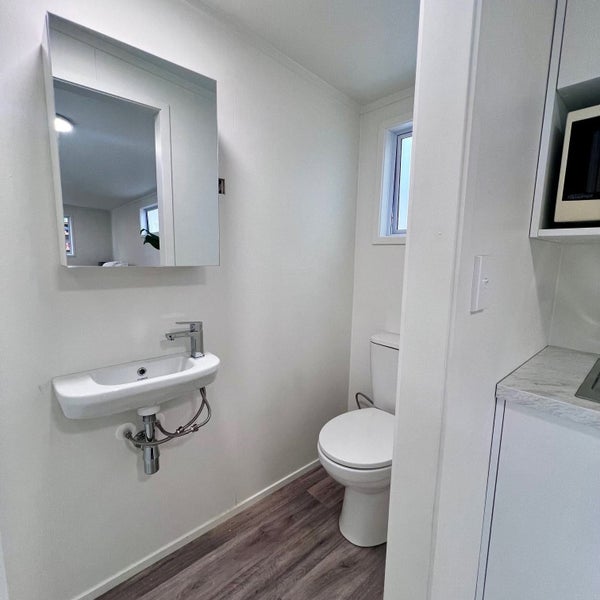 7.2 x 2.7m Dreamtime Cabin with kitchen & bathroom - available NOW - brand new Carousel 6
