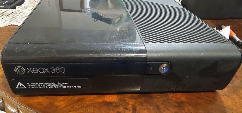 Xbox 360 E console FAULTY (No Power supply) Carousel 1