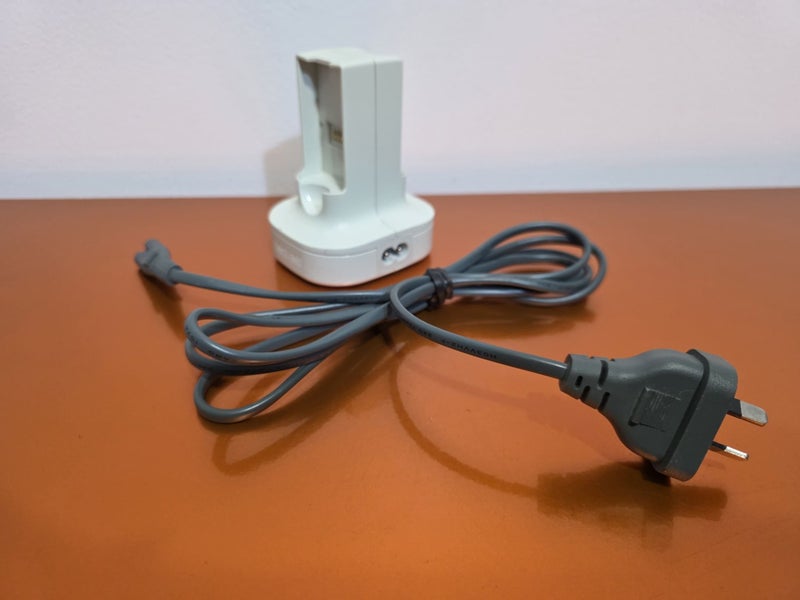 Official Microsoft XBOX 360 Quick Charge Kit DPSN-10EB with Power Cable Carousel 4