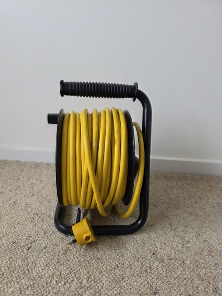 HPM 25m Heavy Duty Cable Reel – 10A – 4 Outlets Carousel 2