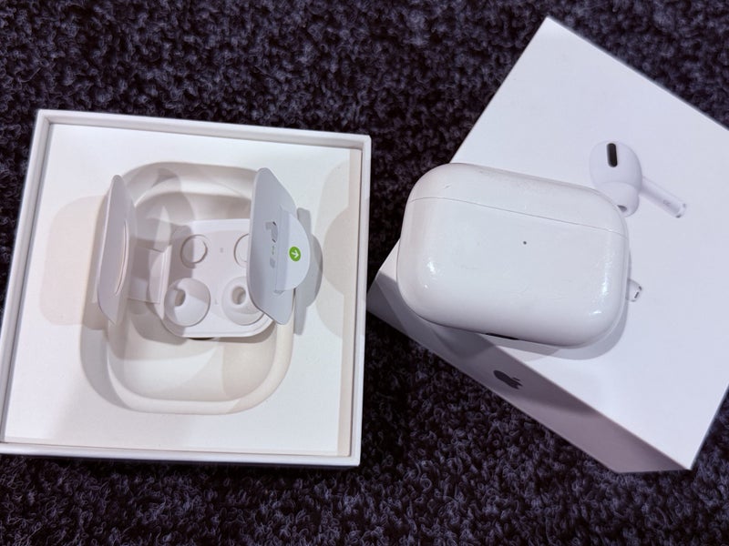 AirPods Pro (1st Generation) Carousel 3