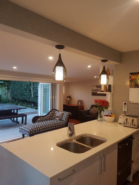 Mount Eden, 2 bedrooms, $715 pw