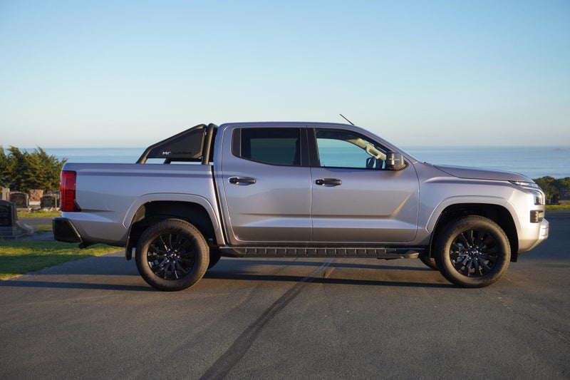 2026 Mitsubishi Triton GLX Sport 4x4 auto, photo 2