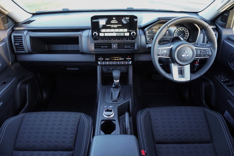 2026 Mitsubishi Triton GLX Sport 4x4 auto, photo 3