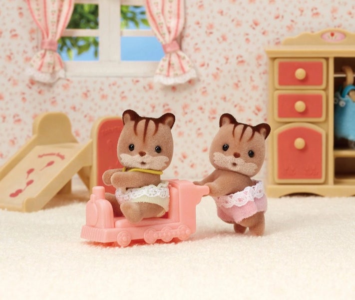 Sylvanian Families - Walnut Squirrel Twins Carousel 3