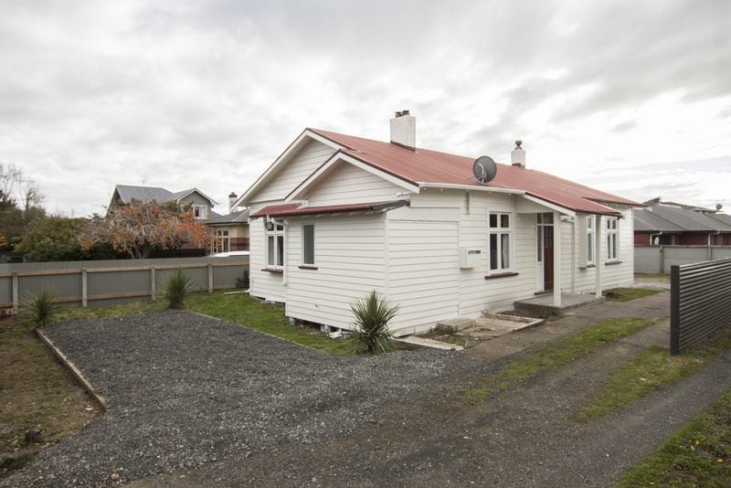 Image 1 of 7