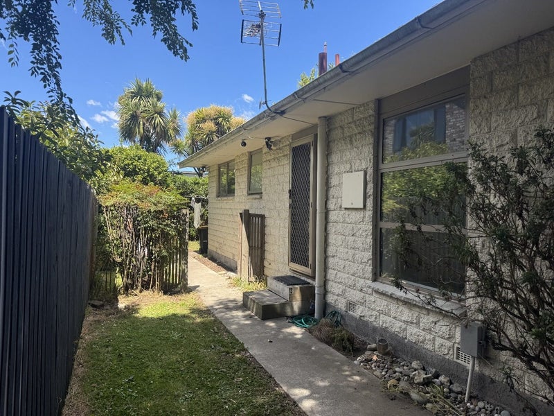 Image 1 of 8