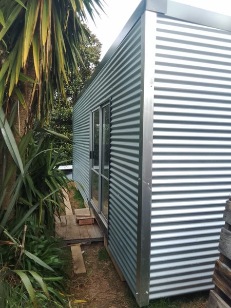 Two room cabin built solid Carousel 2