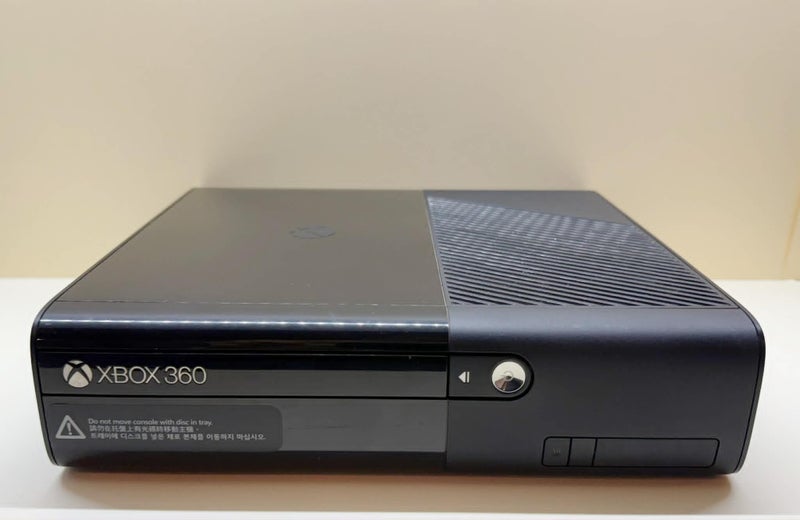 XBox 360 E - Black - 500gb - Console Carousel 2