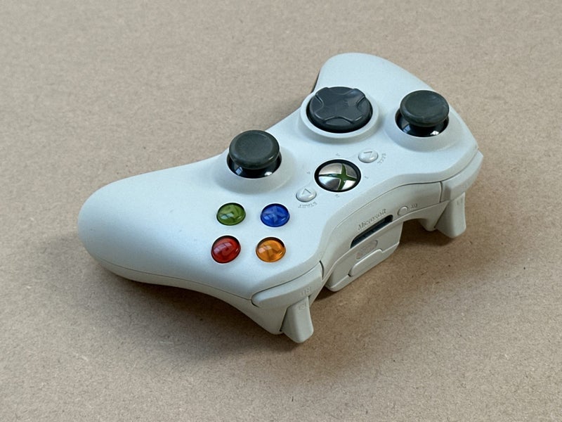 White Wireless Xbox 360 Controller Carousel 2