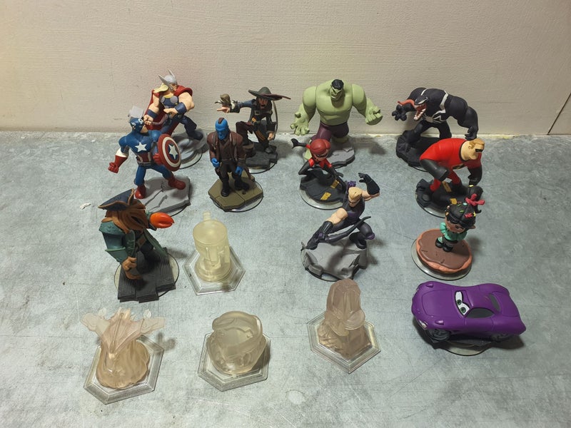 bulk Disney Infinity Figures Carousel 1