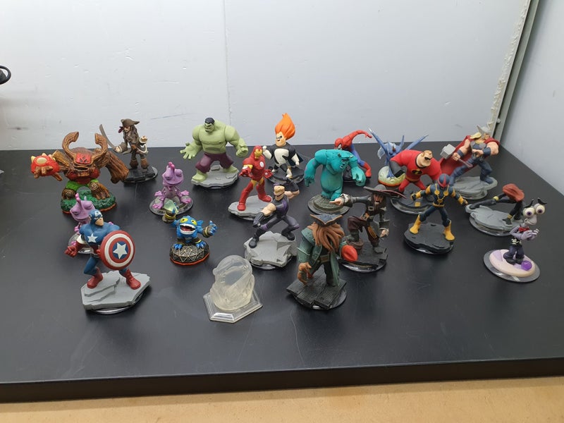 Bulk Disney Infinity Figures - B16137292-12 Carousel 1