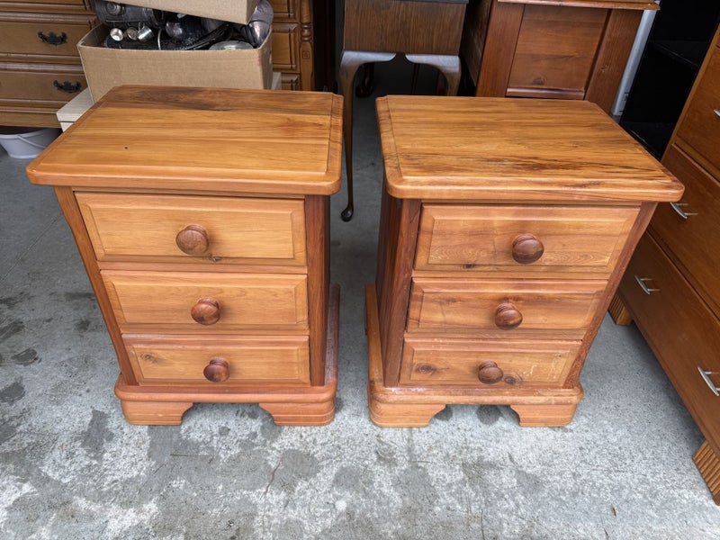 Matching Solid Heart Rimu Bedside 3 Draw Tables Carousel 1