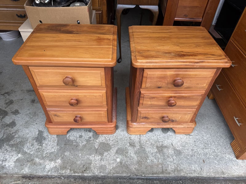 Matching Solid Heart Rimu Bedside 3 Draw Tables Carousel 2