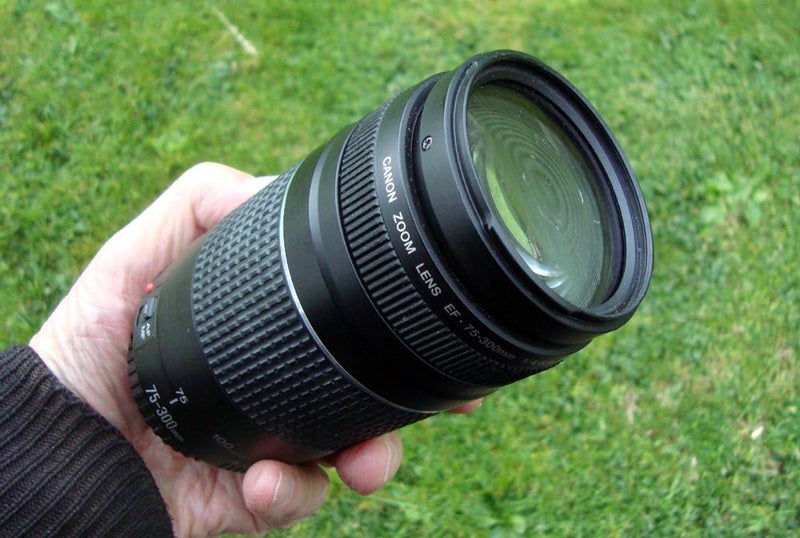 CANON EF 75-300mm Mark III Lens - Big Zoom! Great for Sports or Nature Carousel 2