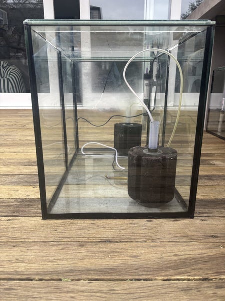 Custom 60L fish tank. Carousel 4