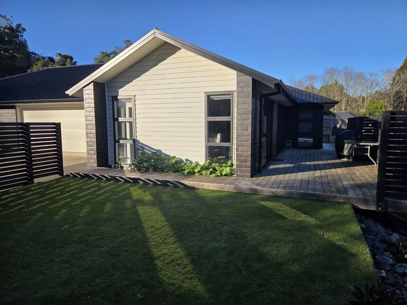 Image 1 of 18