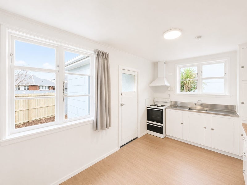 6 Vanadium Pl living area