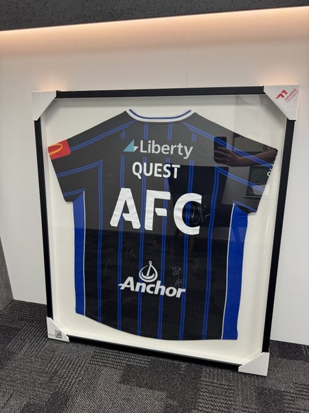 Auckland Football Club Championship Team signed & framed shirt Carousel 1