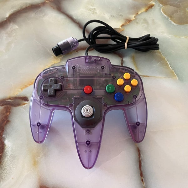 Nintendo 64 Controller (Atomic Purple) Carousel 1