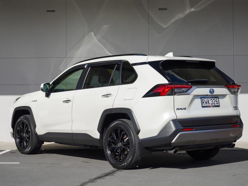 2022 Toyota RAV4 Limited 2.5P Hybrid 4WD 5Dr Wagon, photo 2