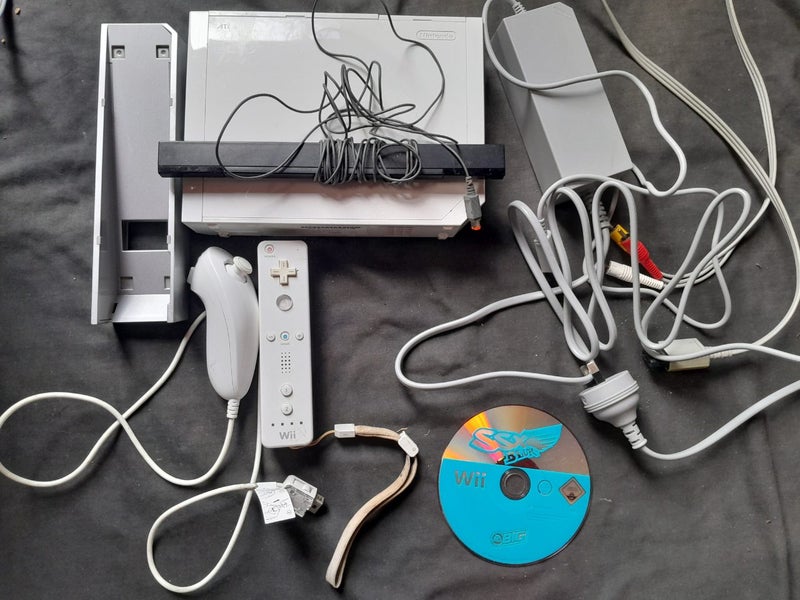 Nintendo Wii Console Bundle Carousel 1
