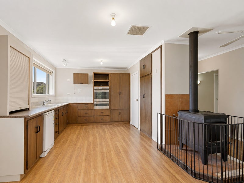 76 Nottingham Ave living area
