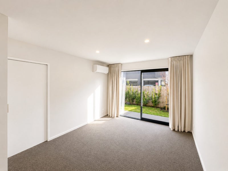 4/47 Amyes Rd living area