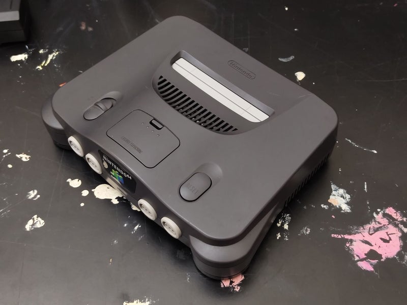 Nintendo 64 (N64) Console + Golden Eye Carousel 2