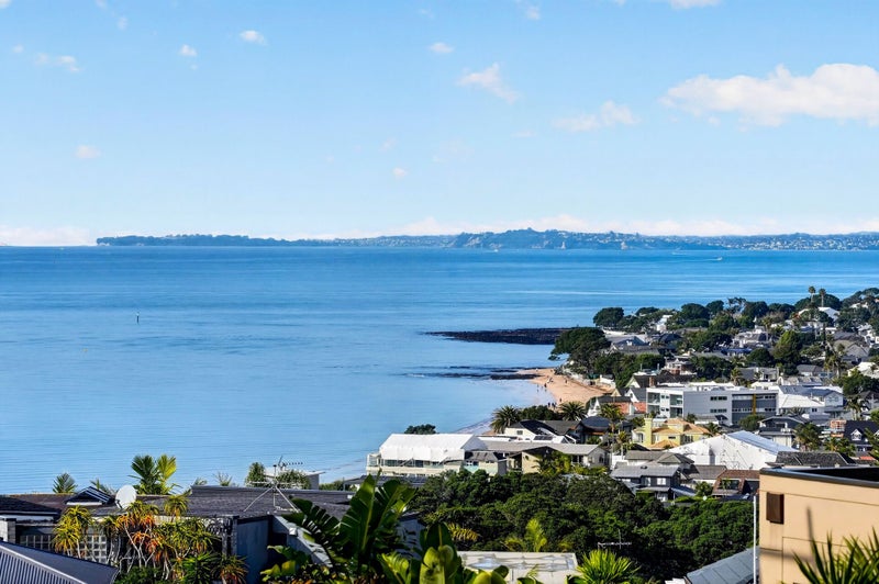Lock Up & Leave: Panoramic Views, Flexible Living