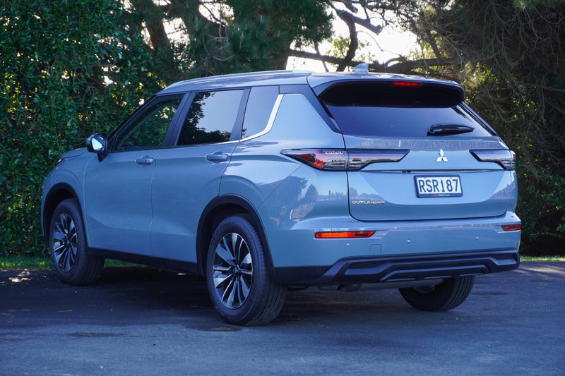 2026 Mitsubishi Outlander 2.5 LS 4x4 auto, photo 3