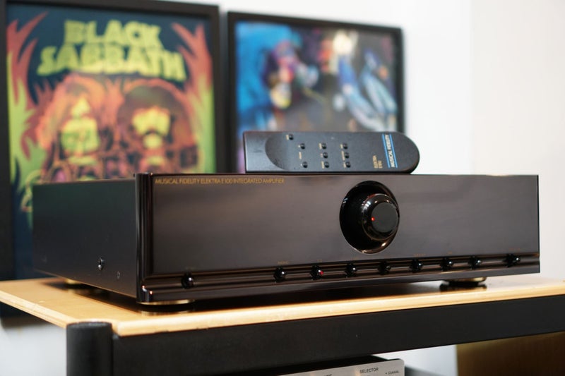 Musical Fidelity Elektra E100 British Audiophile Amplifier with Remote & Manual Carousel 1