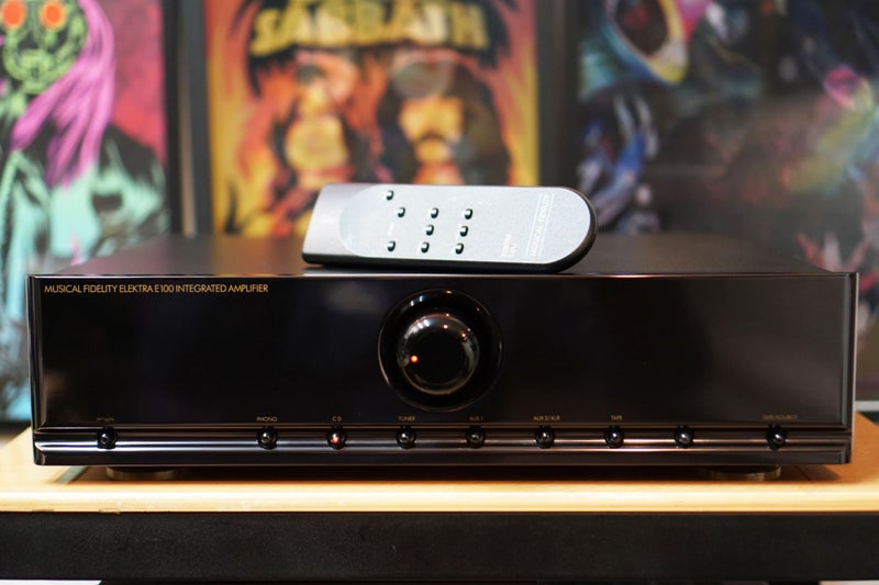 Musical Fidelity Elektra E100 British Audiophile Amplifier with Remote & Manual Carousel 2