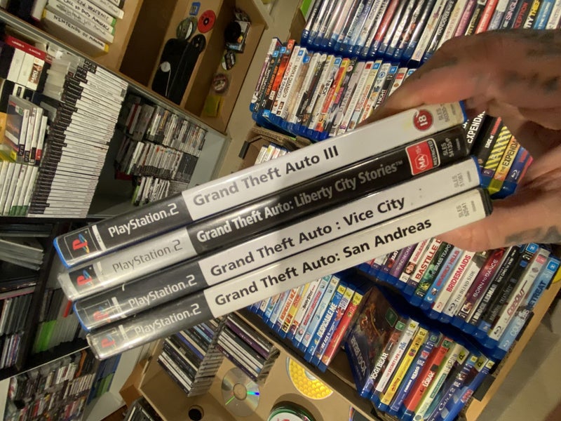 ** bulk buy (may seperate) GRAND THEFT AUTO PS2 GAMES X 4 ** Carousel 4
