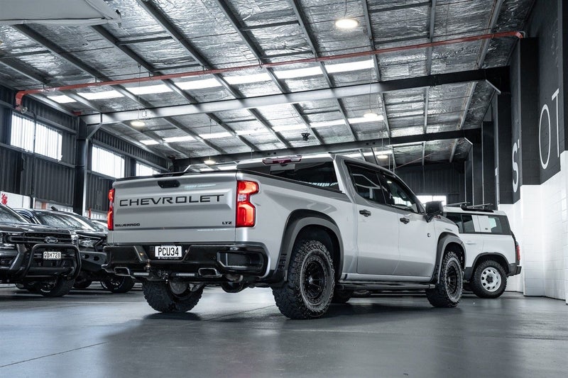 2022 Chevrolet Silverado 1500 LTZ Premium Tech..., photo 3