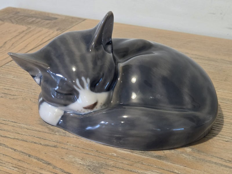 Royal Copenhagen Sleeping Cat Porcelain Figurine - Designed by Erik Nielsen Carousel 13