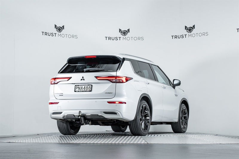 2022 Mitsubishi Outlander VRX PHEV 2.4L 4WD, photo 3