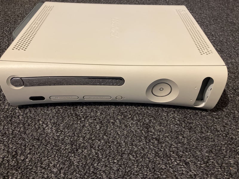 Xbox 360 60GB Console + Wireless Controller Carousel 2