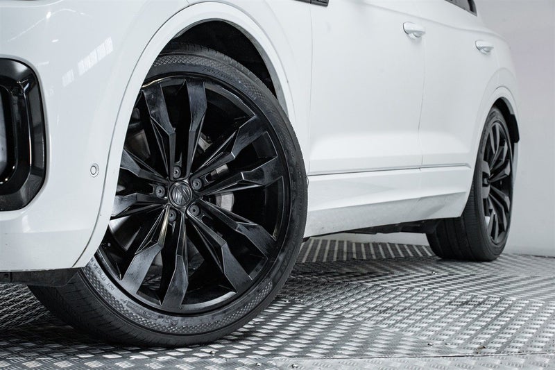 2020 Volkswagen Touareg R-Line V6 210KW, photo 2