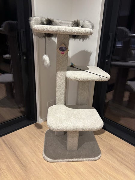 CAT TREE SCRATCHING TREE Carousel 1
