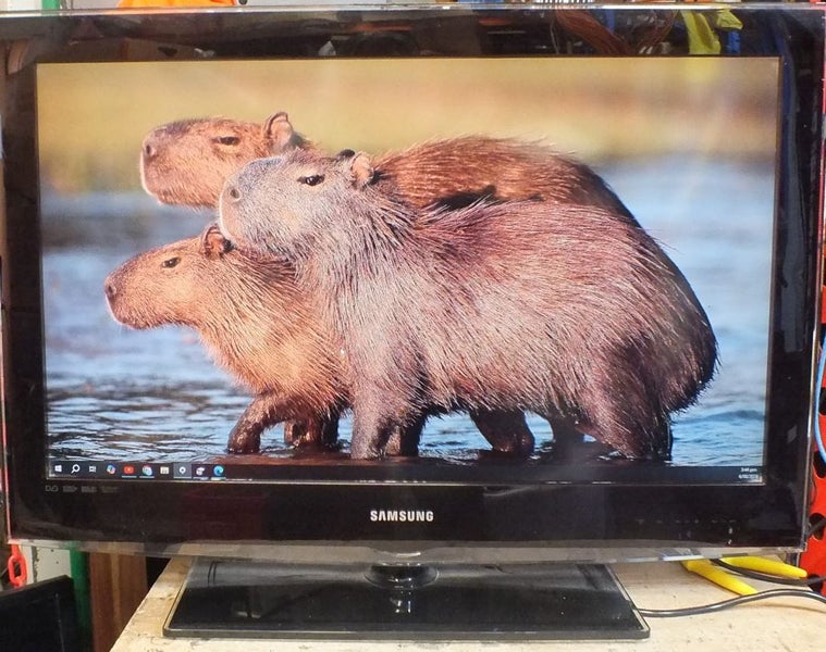 SAMSUNG 32" TELEVISION - LA32B550K1M Carousel 1