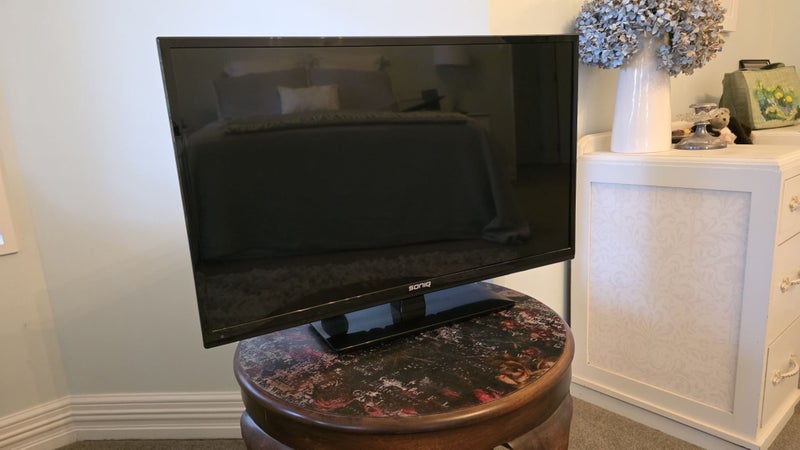 TV 32 inch with DVD player and Chromecast Dongle Carousel 1