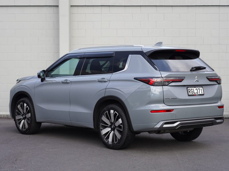 2026 Mitsubishi Outlander VRX 2WD, photo 2